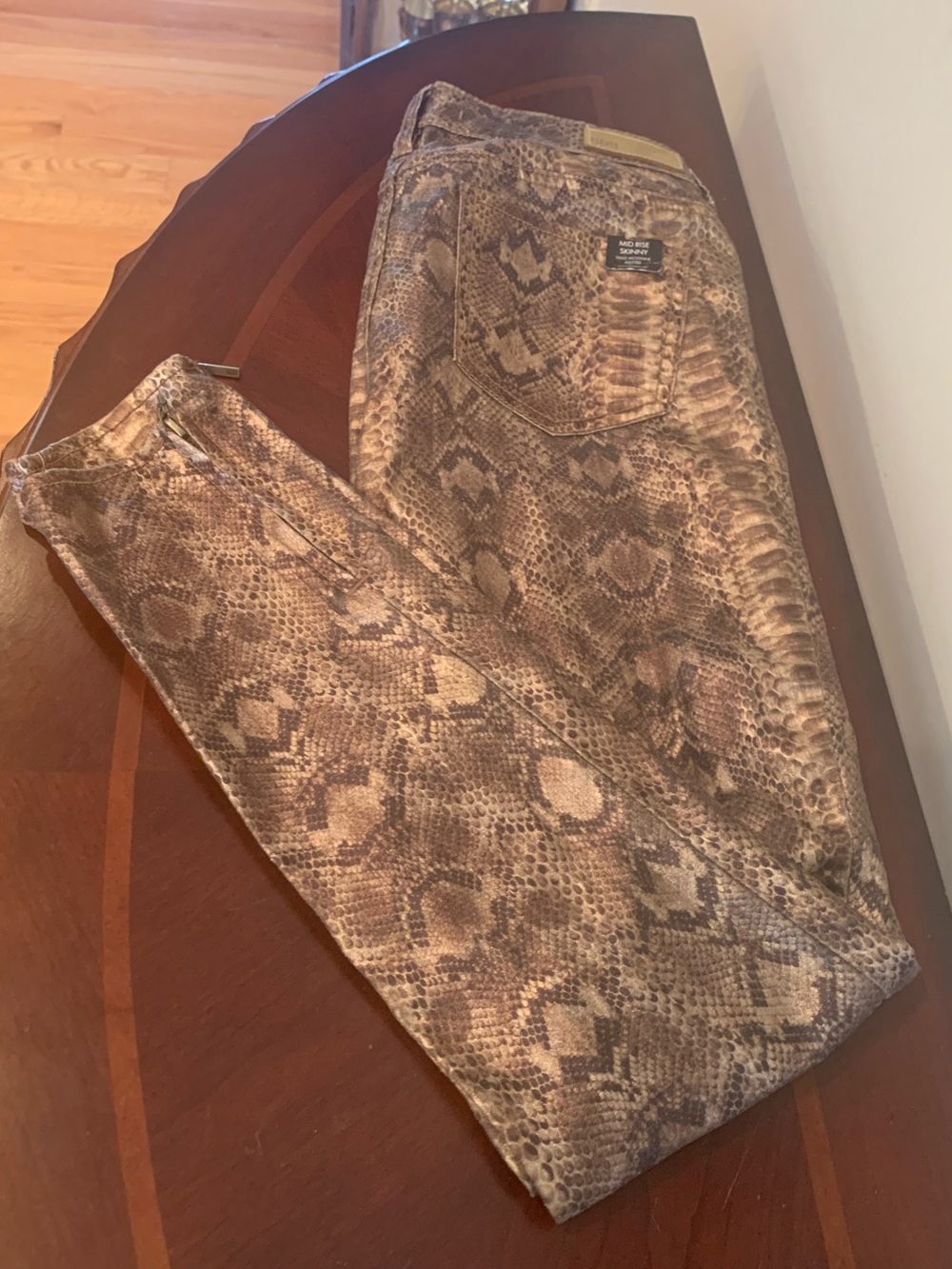 NWOT BDB David Bitton Mid Rise Snake-Print Women's Jeans - Taupe Brown